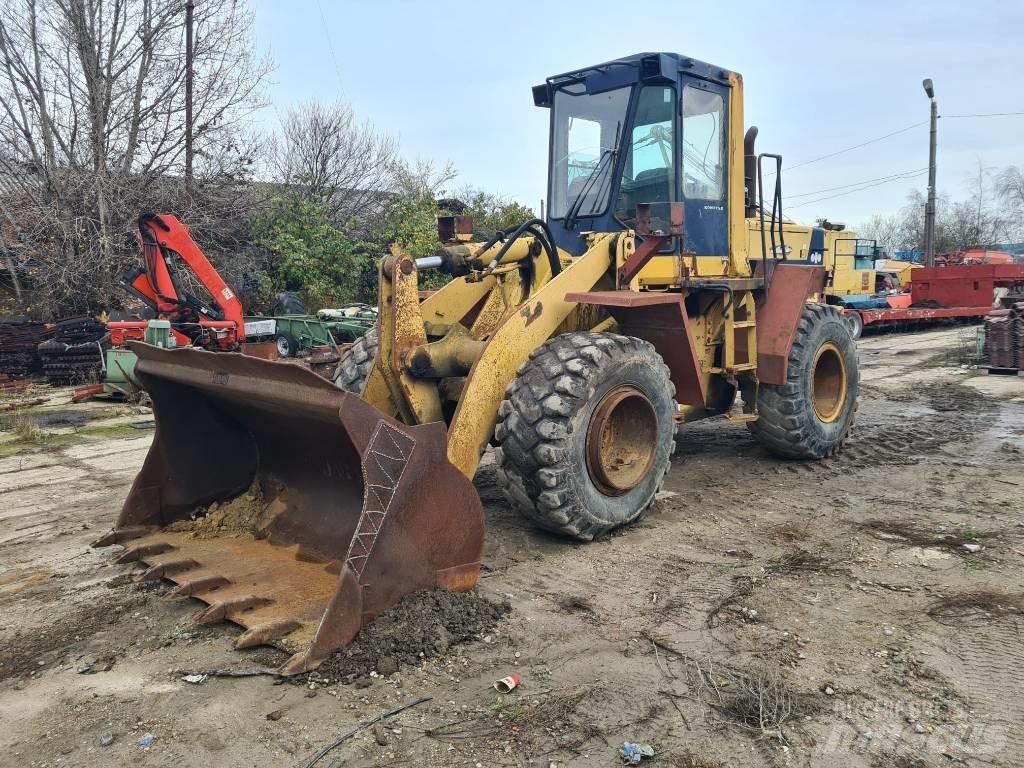 Komatsu WA 250 Iekrāvēji uz riteņiem