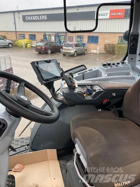 Valtra T 254 V Traktori