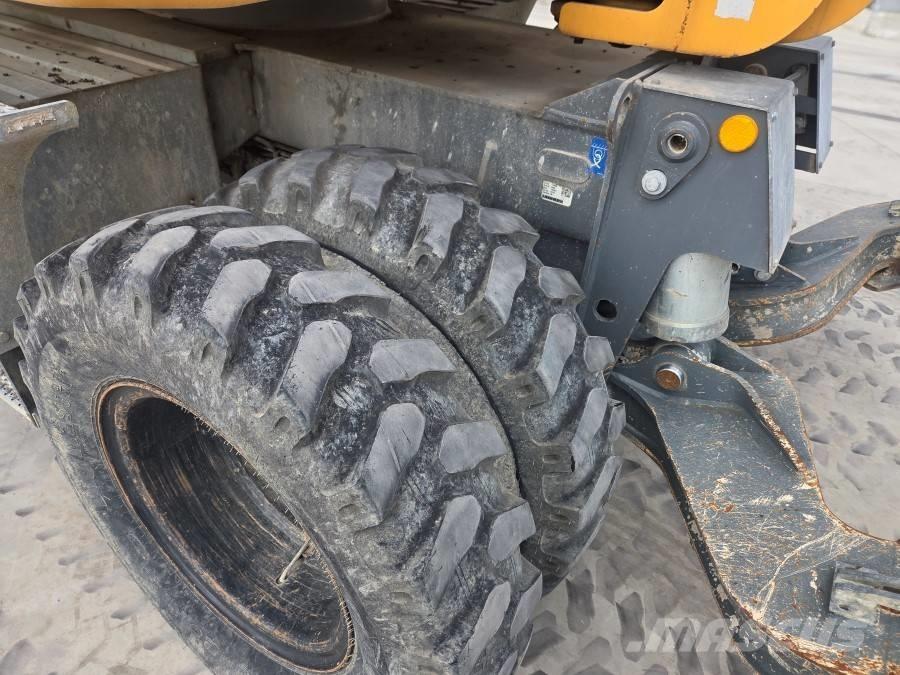 Liebherr 912 COMPACT Ekskavatori uz riteņiem