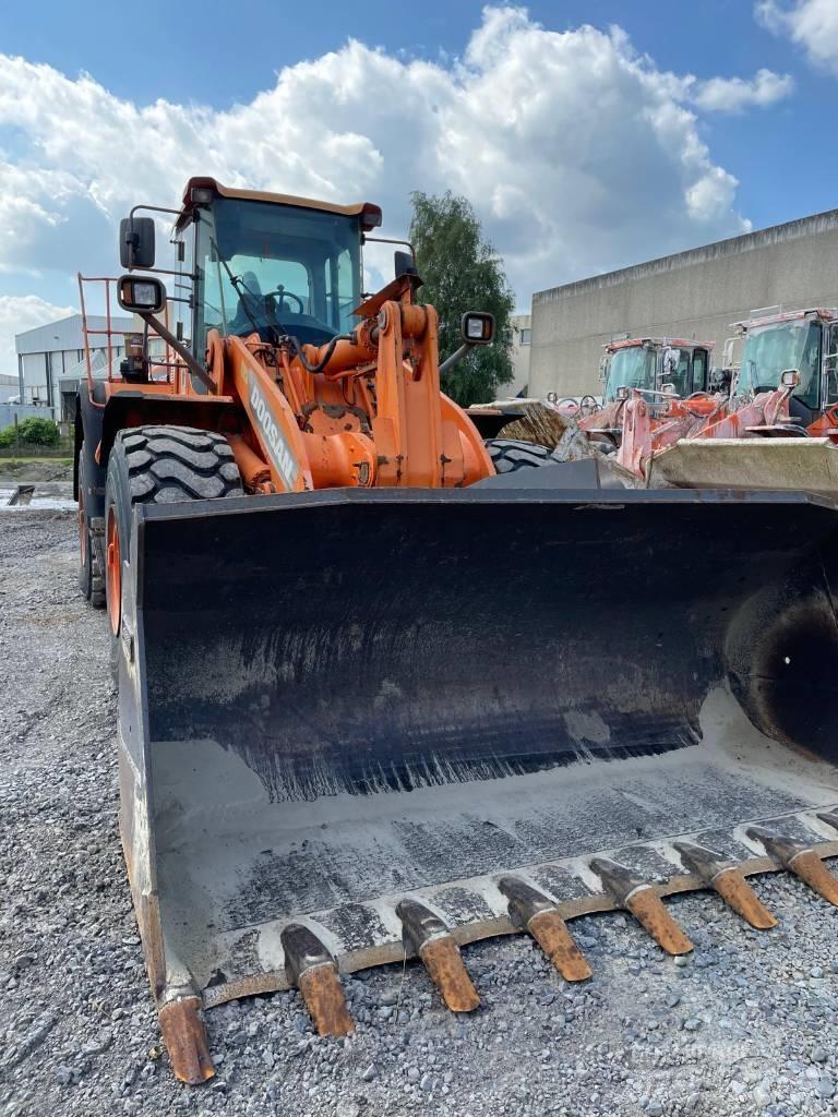Doosan DL 420 Iekrāvēji uz riteņiem