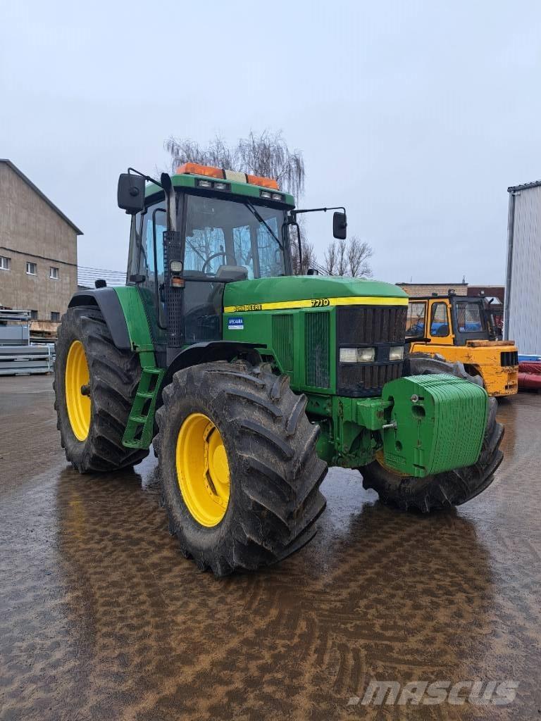 John Deere 7710 Traktori
