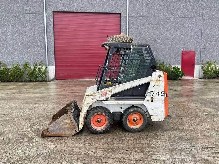 Bobcat S70 Iekrāvēji uz riteņiem