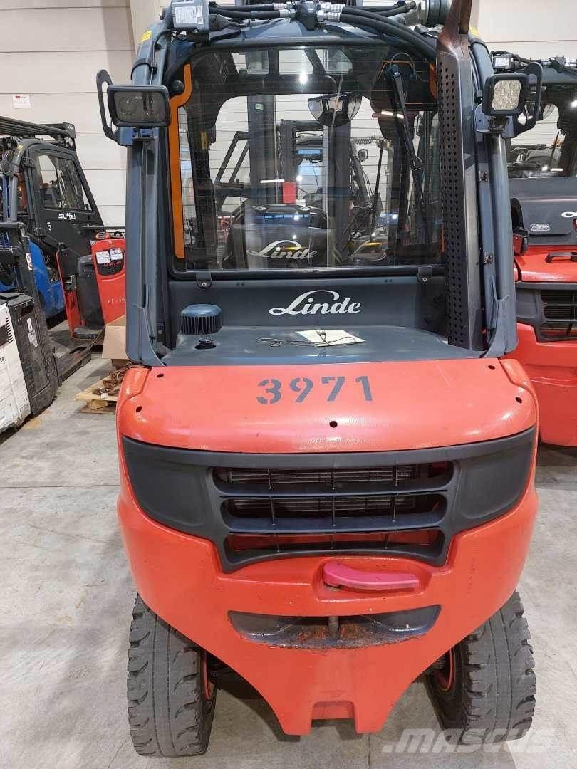 Linde H30D Tehnika ar dīzeļa dzinēju