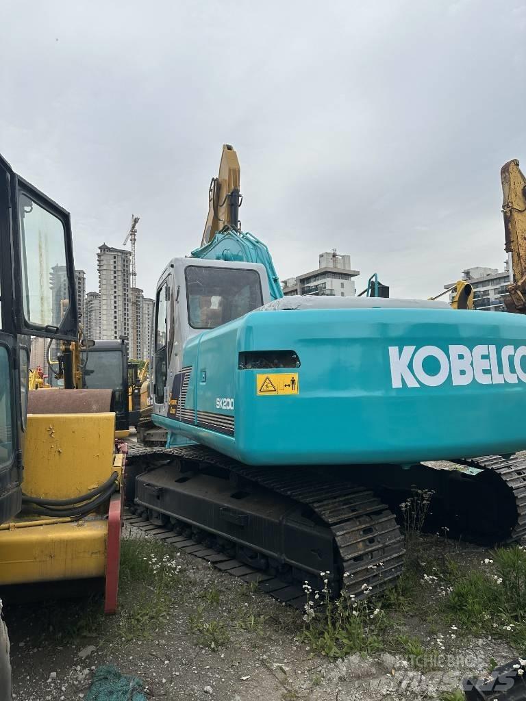 Kobelco SK 200 Kāpurķēžu ekskavatori