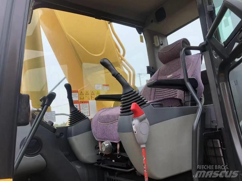 Komatsu PC450-8 Kāpurķēžu ekskavatori