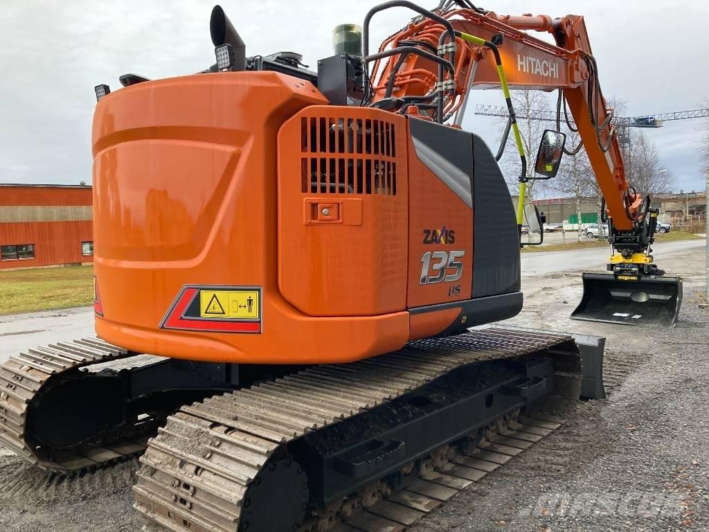 Hitachi ZX 135 US-7 Kāpurķēžu ekskavatori