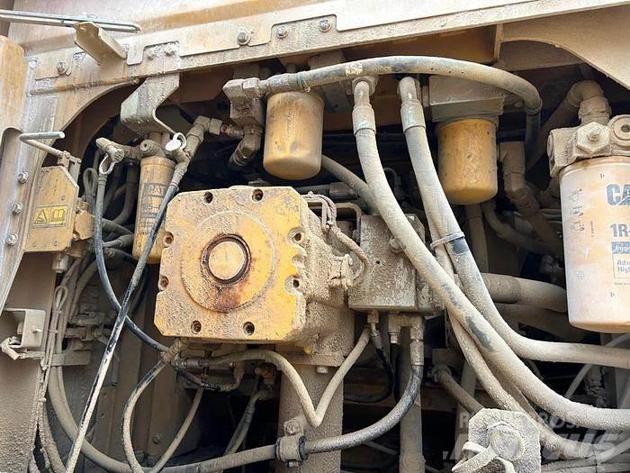 CAT 374 LME Īpašie ekskavatori