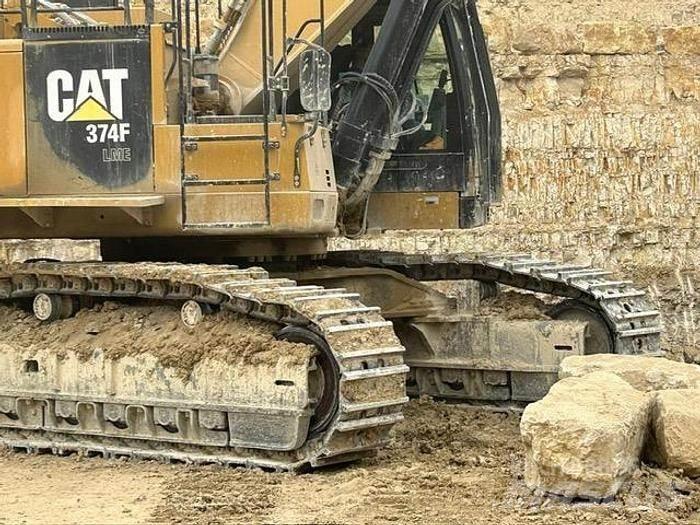 CAT 374 LME Īpašie ekskavatori