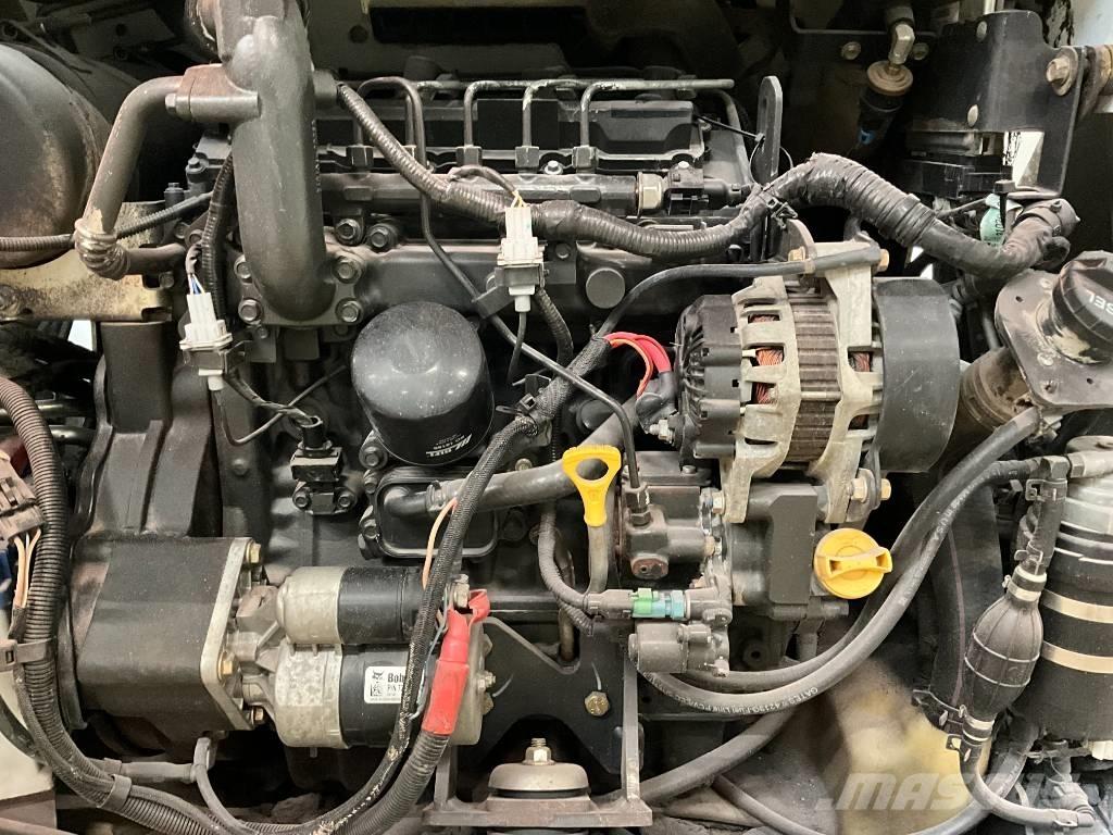 Bobcat T 590 Lietoti riteņu kompaktiekrāvēji