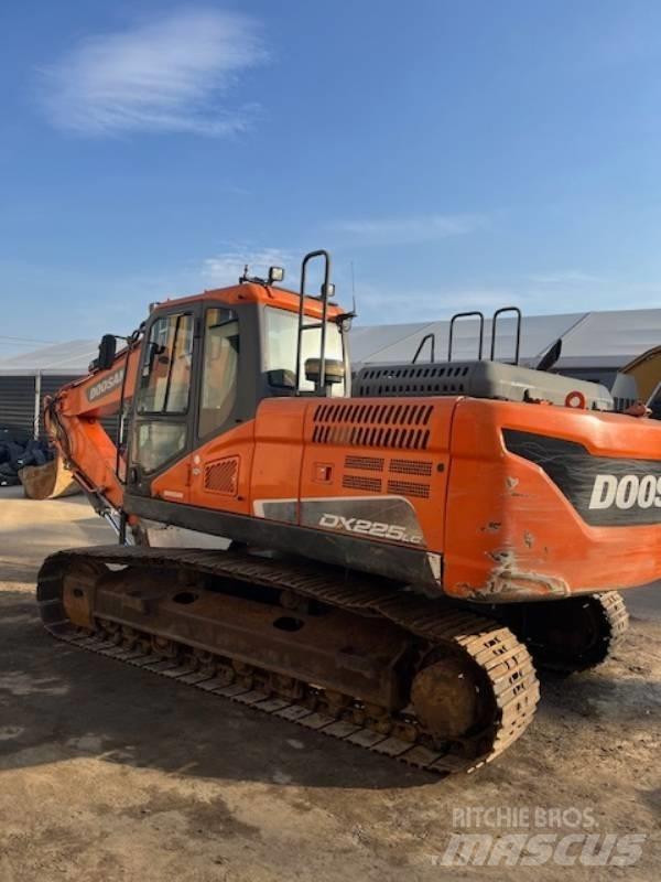 Doosan DX 225 LC-5 Kāpurķēžu ekskavatori