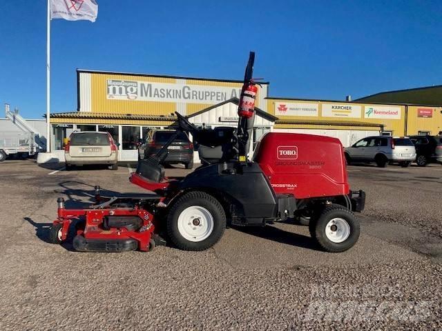 Toro 4000 Mauriņa traktors