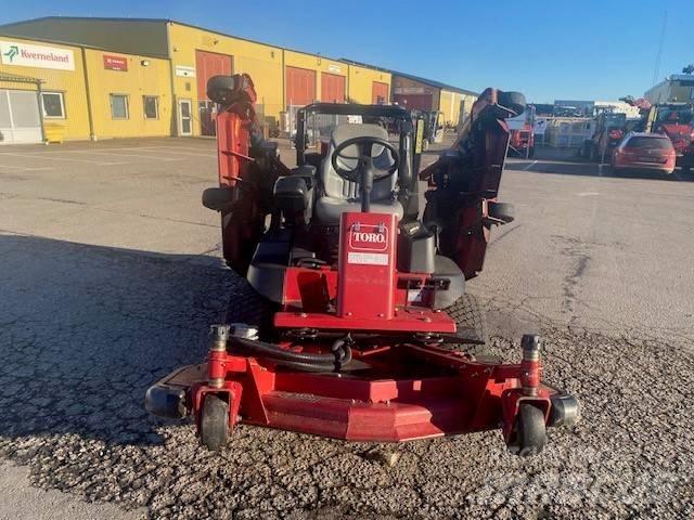 Toro 4000 Mauriņa traktors
