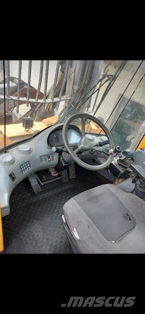 Volvo L 180 E Iekrāvēji uz riteņiem
