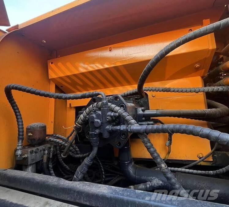 Hyundai R330LC-9T Kāpurķēžu ekskavatori