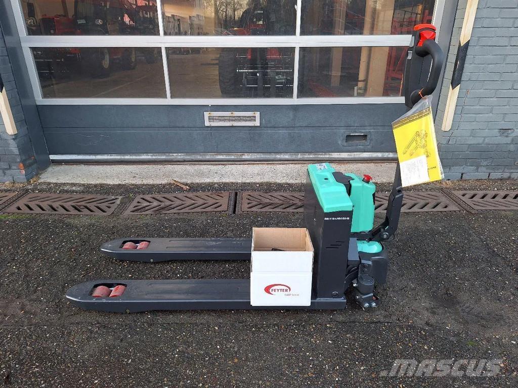 Mitsubishi PWL15 Zemie palešu pacēlāji