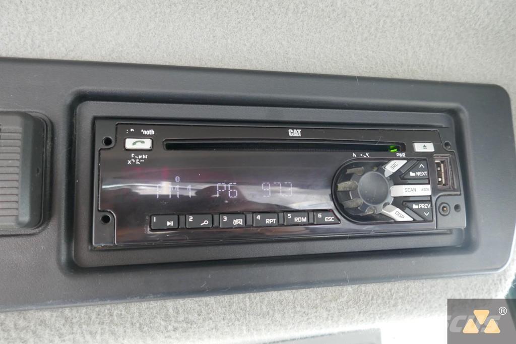 CAT 966M Iekrāvēji uz riteņiem