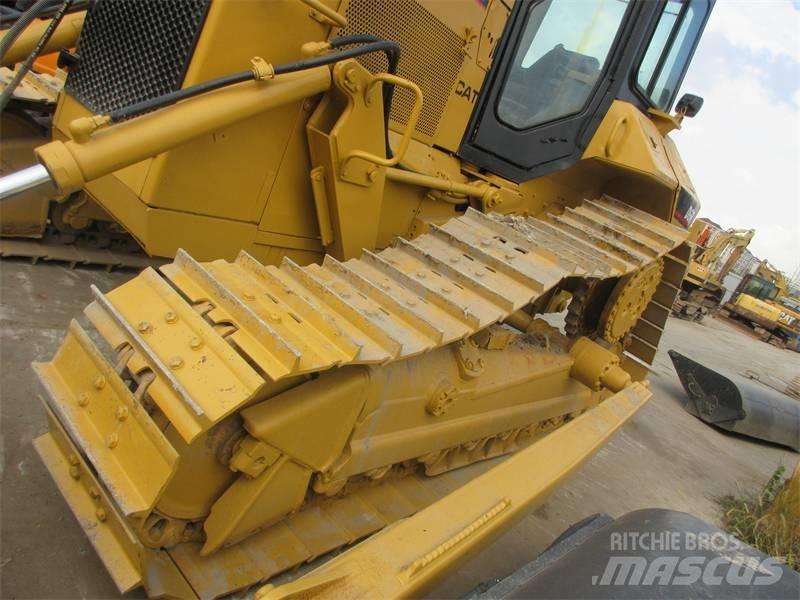 CAT D6R Kāpurķēžu buldozeri