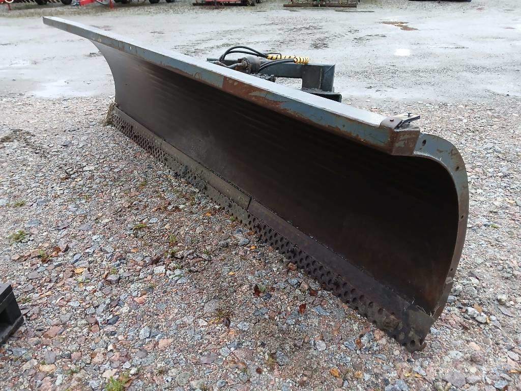 Stark 360 Sniega naži un tīrītāji