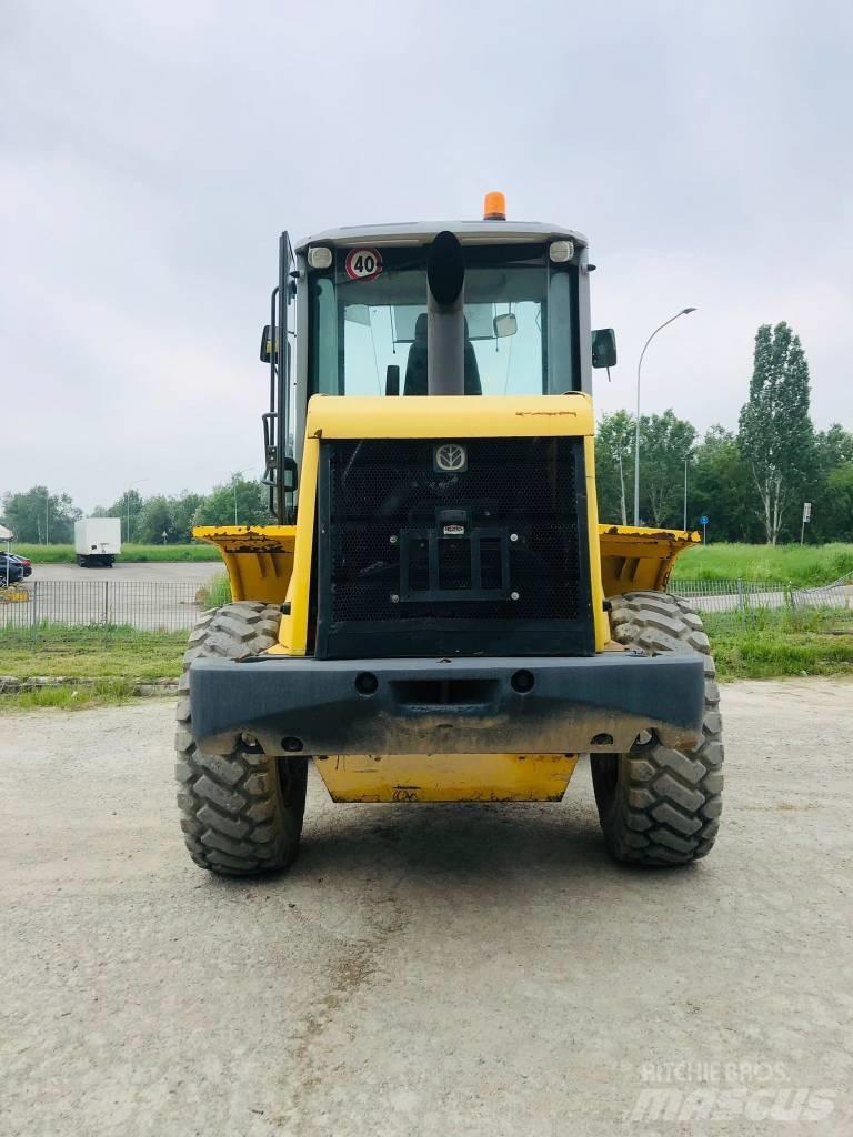 New Holland W 110 B Iekrāvēji uz riteņiem