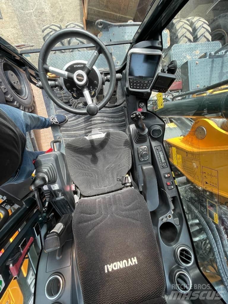 Hyundai HW140 Ekskavatori uz riteņiem