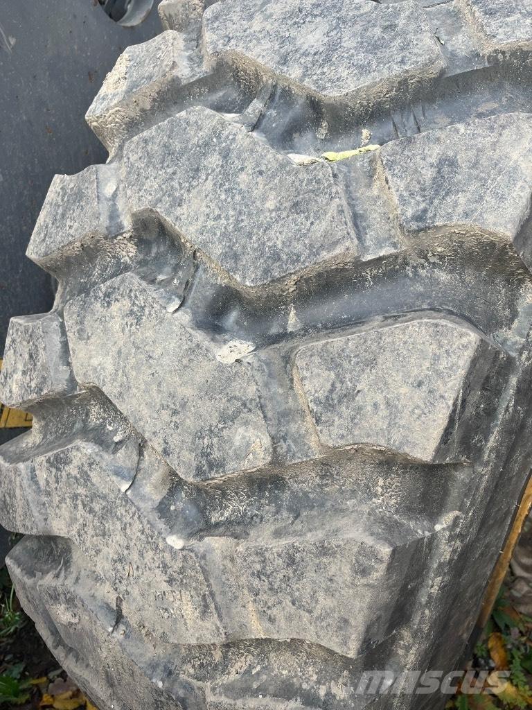 Volvo 110H Iekrāvēji uz riteņiem