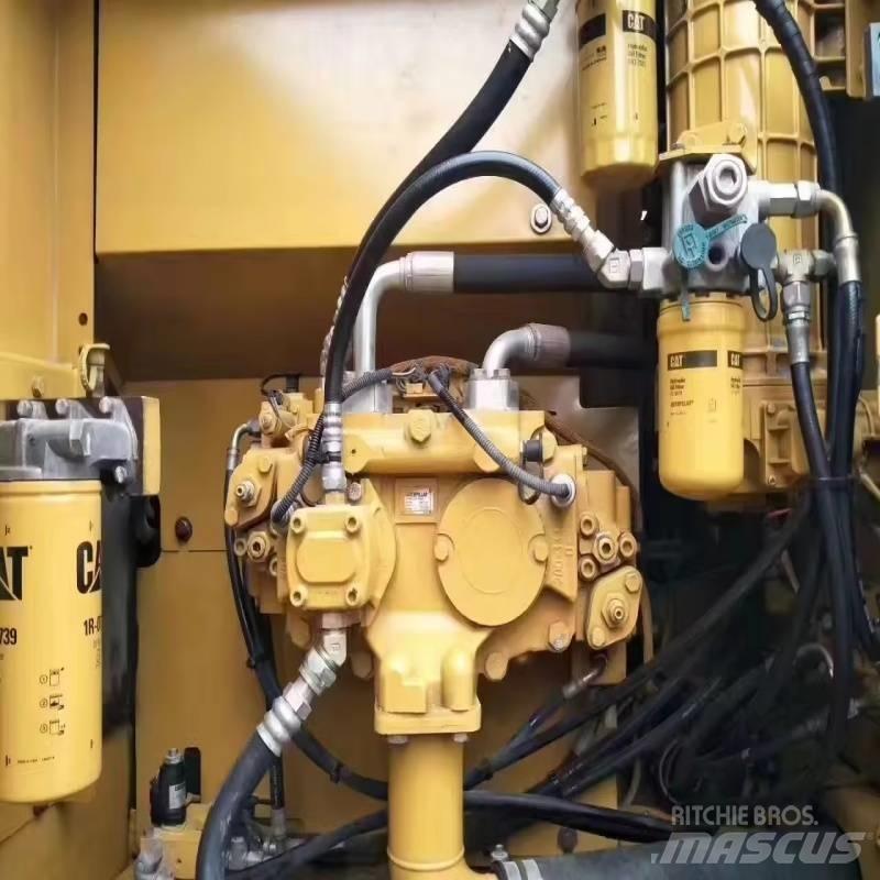 CAT 325 D Kāpurķēžu ekskavatori