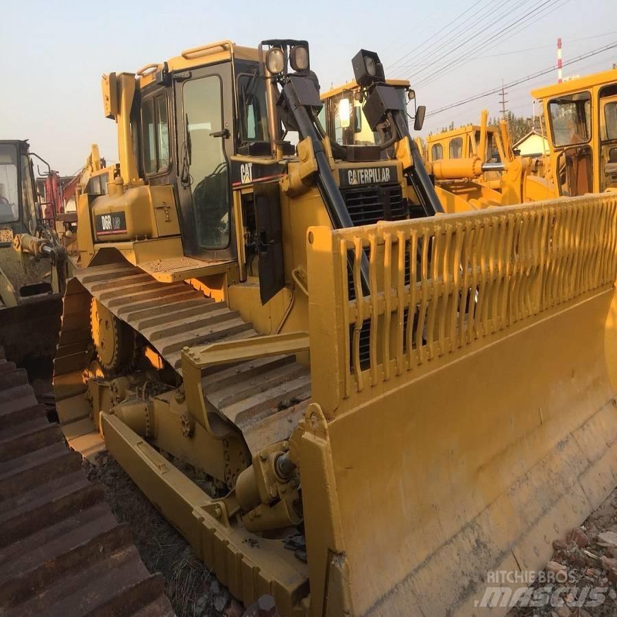 CAT D6R Kāpurķēžu buldozeri