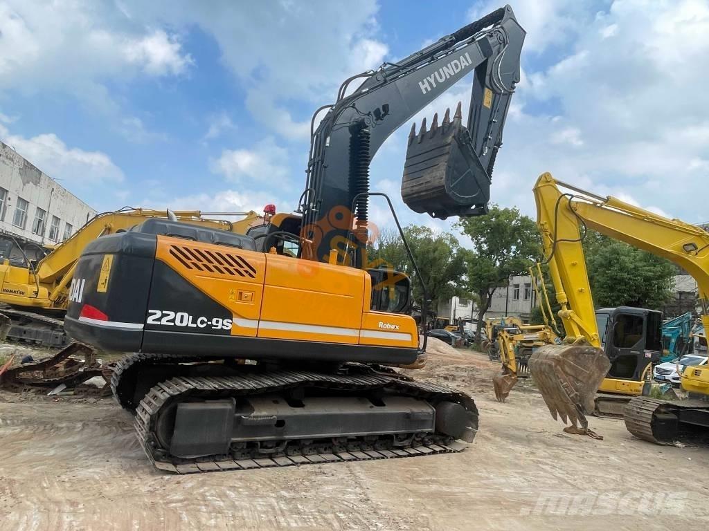 Hyundai Robex 220 Kāpurķēžu ekskavatori