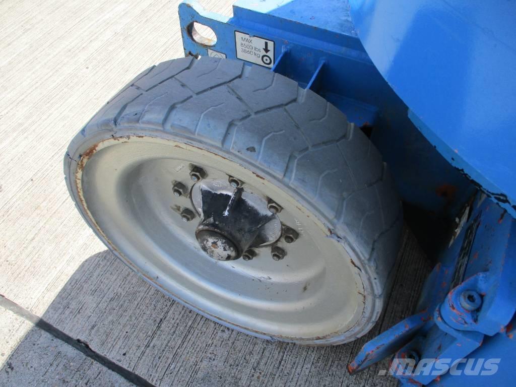 JLG E300AJP (180) Kompakts pacēlājs ar rotējošu strēli