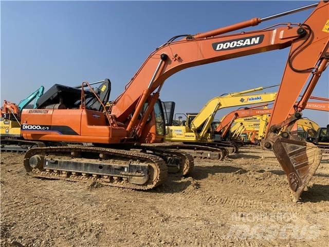 Doosan DH300 Kāpurķēžu ekskavatori