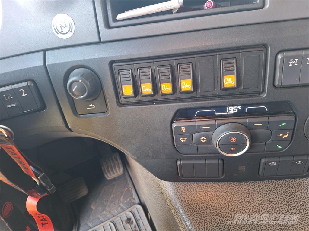 Tatra 8P6R33 Vilcēji