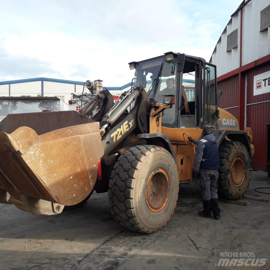 CASE 721 E XT Iekrāvēji uz riteņiem