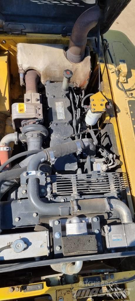 Komatsu PC 210-8 Kāpurķēžu ekskavatori