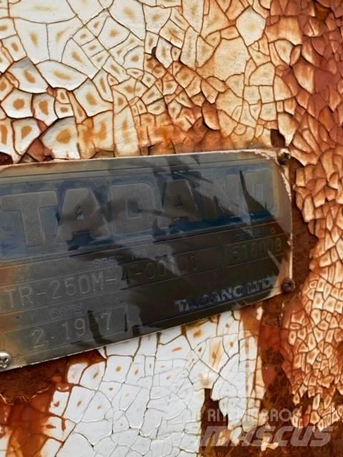 Tadano TR250M-4 Celtņi nelīdzenām virsmām
