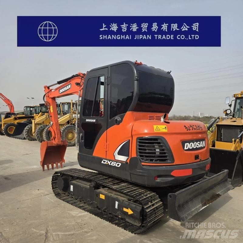 Doosan DX 60 Kāpurķēžu ekskavatori