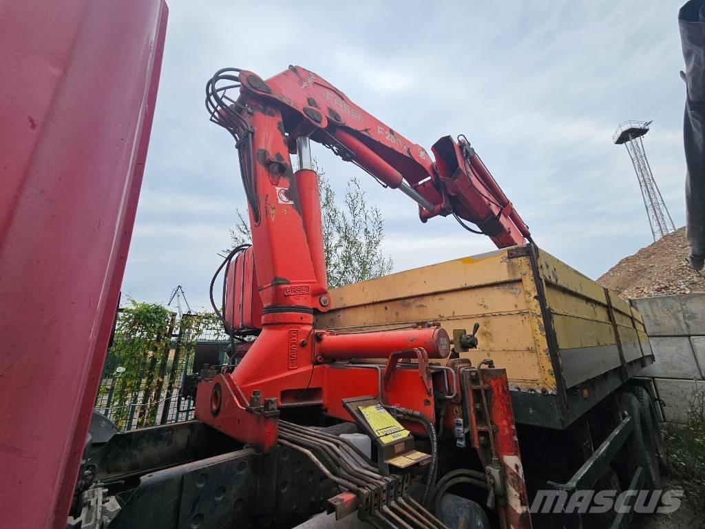 Scania P 94 FASSI Furgons