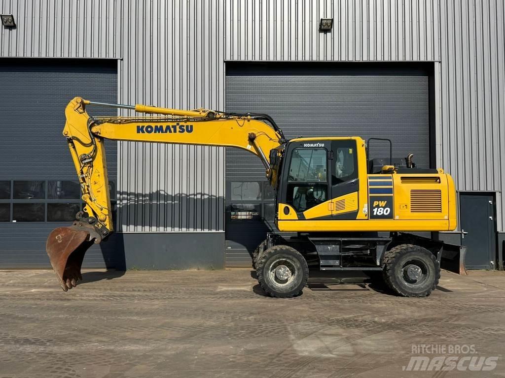 Komatsu PW180-11 Ekskavatori uz riteņiem