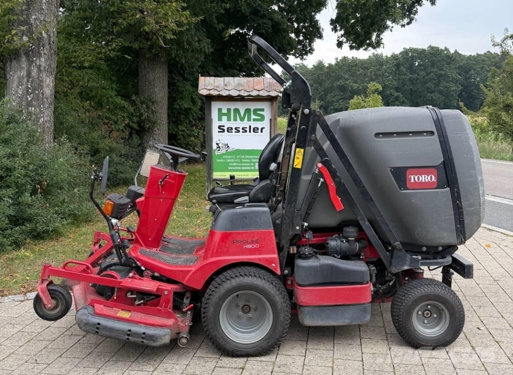 Toro PRO Line H 800 Mauriņa traktors bez sēdvietas