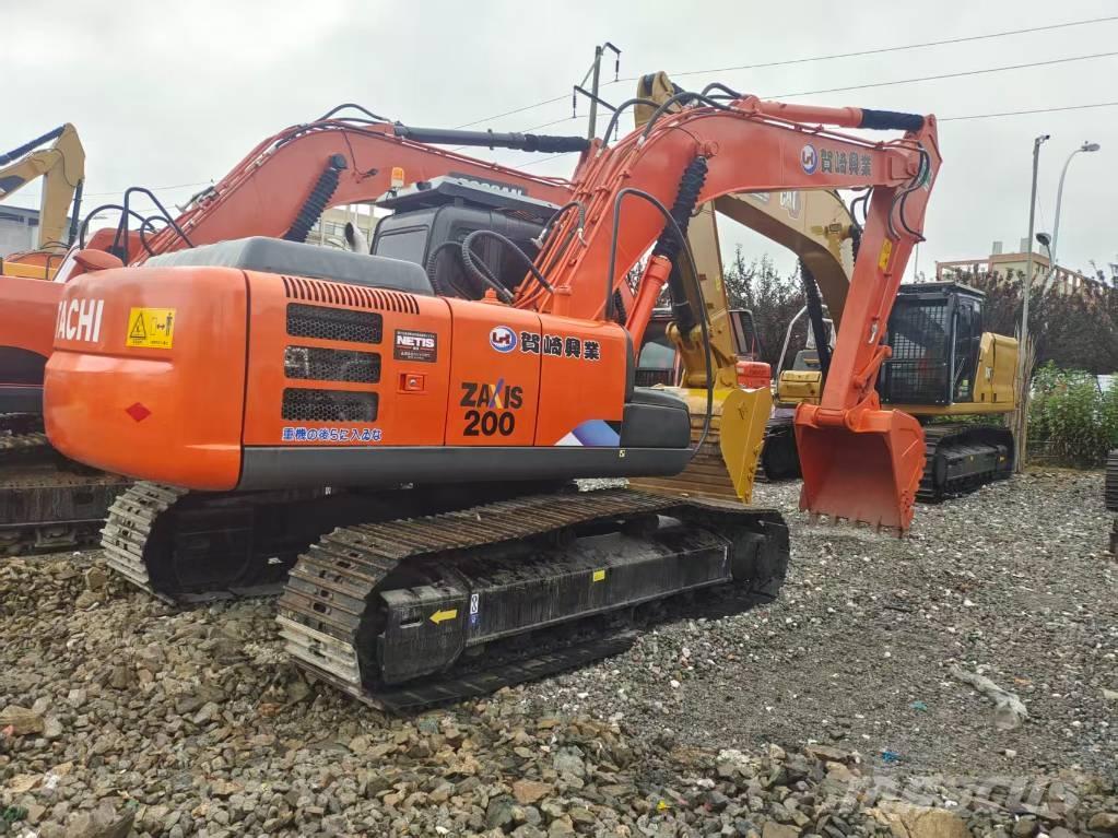Hitachi ZX 200 Kāpurķēžu ekskavatori
