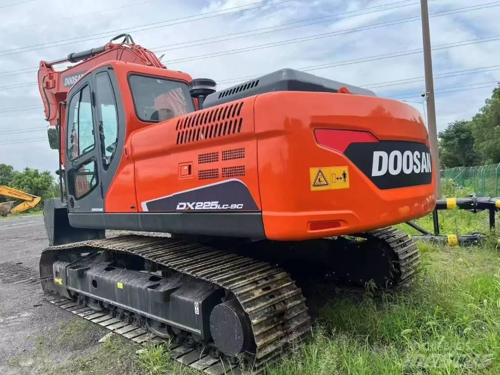 Doosan DX 225LC-9C Kāpurķēžu ekskavatori