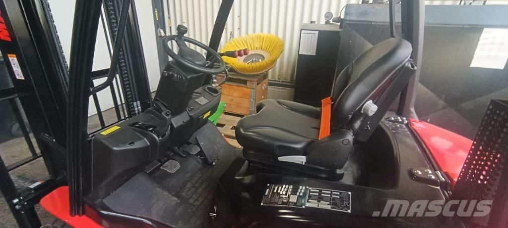 Manitou MI 25 Tehnika ar dīzeļa dzinēju