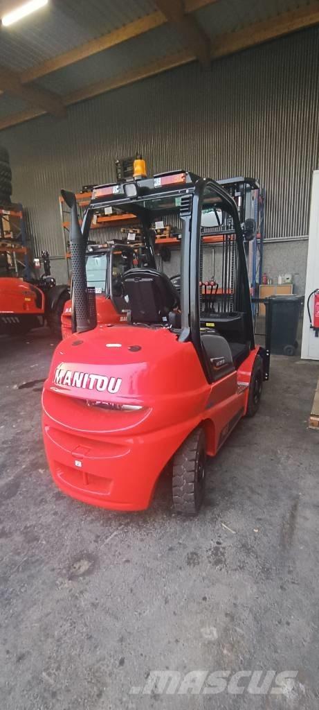Manitou MI 25 Tehnika ar dīzeļa dzinēju