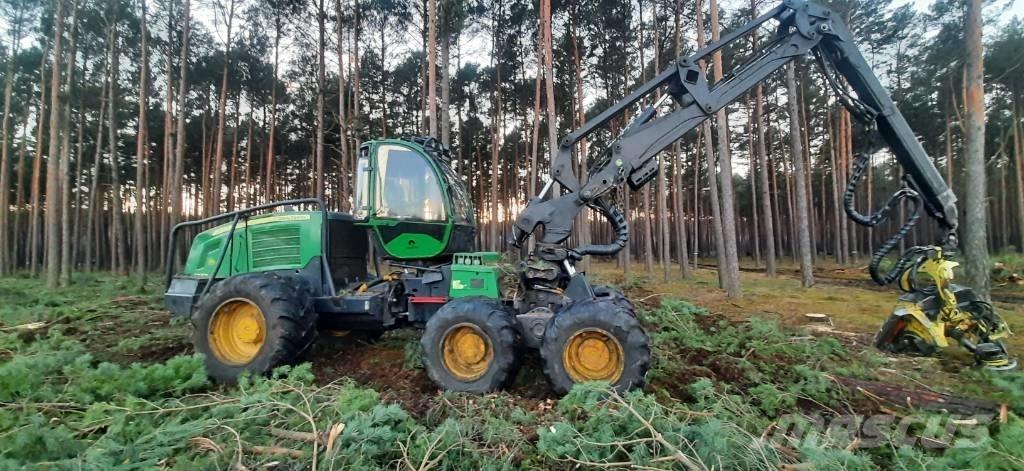 John Deere 1270 E Harvesteri