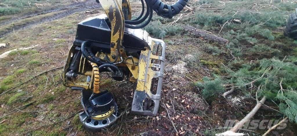 John Deere 1270 E Harvesteri