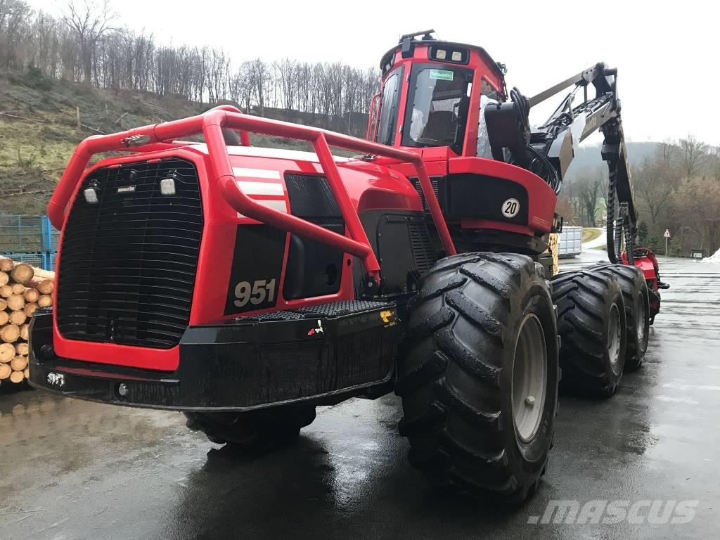 Komatsu 951 Harvesteri