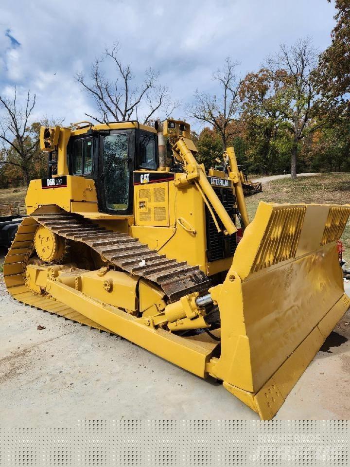 CAT D 6 R Kāpurķēžu buldozeri