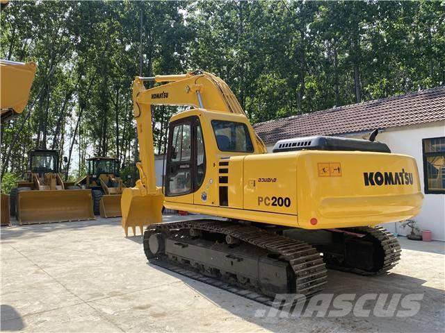 Komatsu PC200-7 Kāpurķēžu ekskavatori