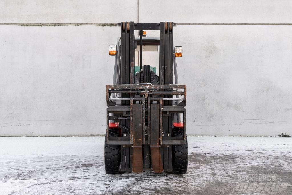 Manitou MI 35 G Tehnika ar dīzeļa dzinēju