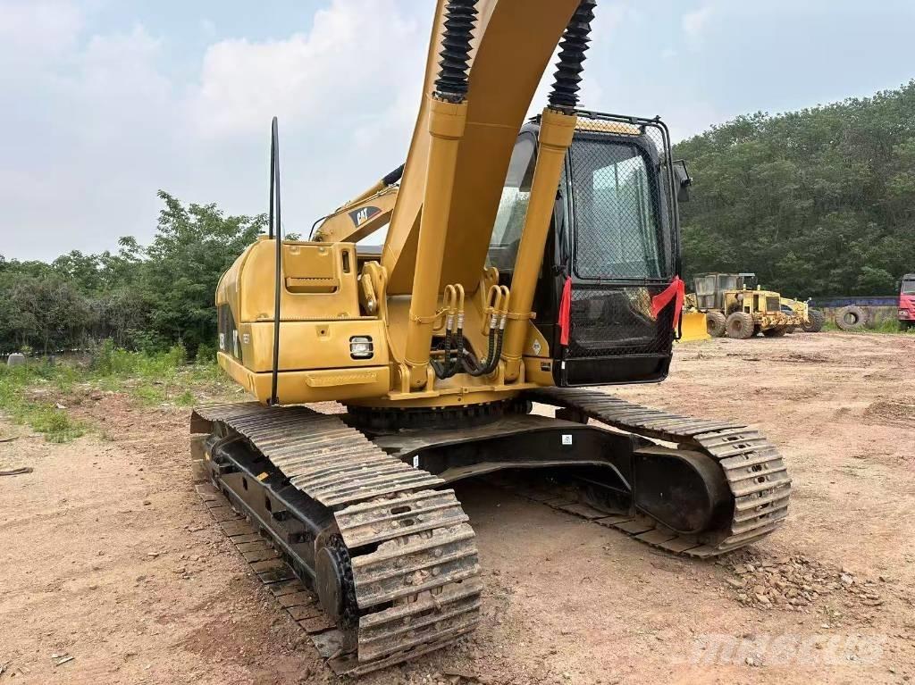 CAT 325 CL Kāpurķēžu ekskavatori