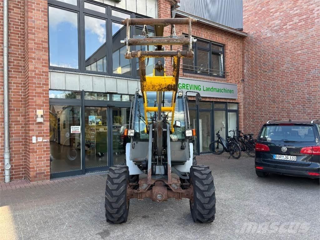 Kramer 750 Iekrāvēji uz riteņiem